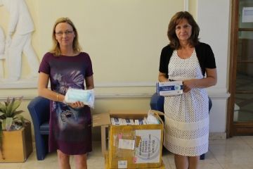 Former Chinese students donated disposable masks to the University of Dunaújváros