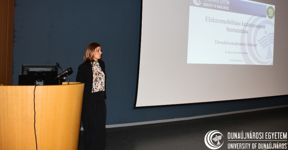 Dr. Keszi-Szeremlei Andrea intézetigazgató (Társadalomtudományi Intézet)