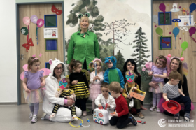 Itt a farsang áll a bál