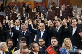 Friss diplomások búcsúztak a Dunaújvárosi Egyetemtől